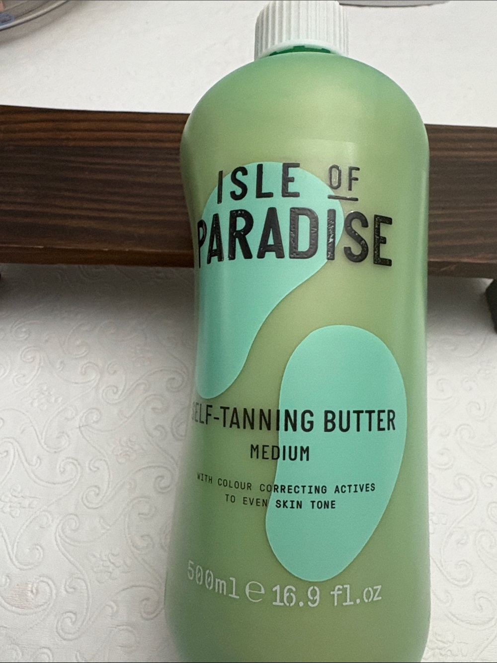 Isle of Paradise Medium Self-Tanning Butter - Mint Green
